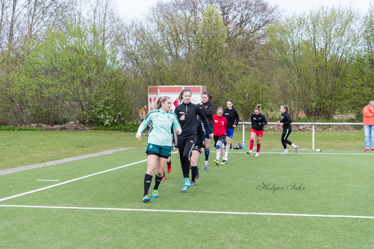 Bild 79 - Co-Trainerin der Frauen Nationalmannschaft Britta Carlson in Wahlstedt